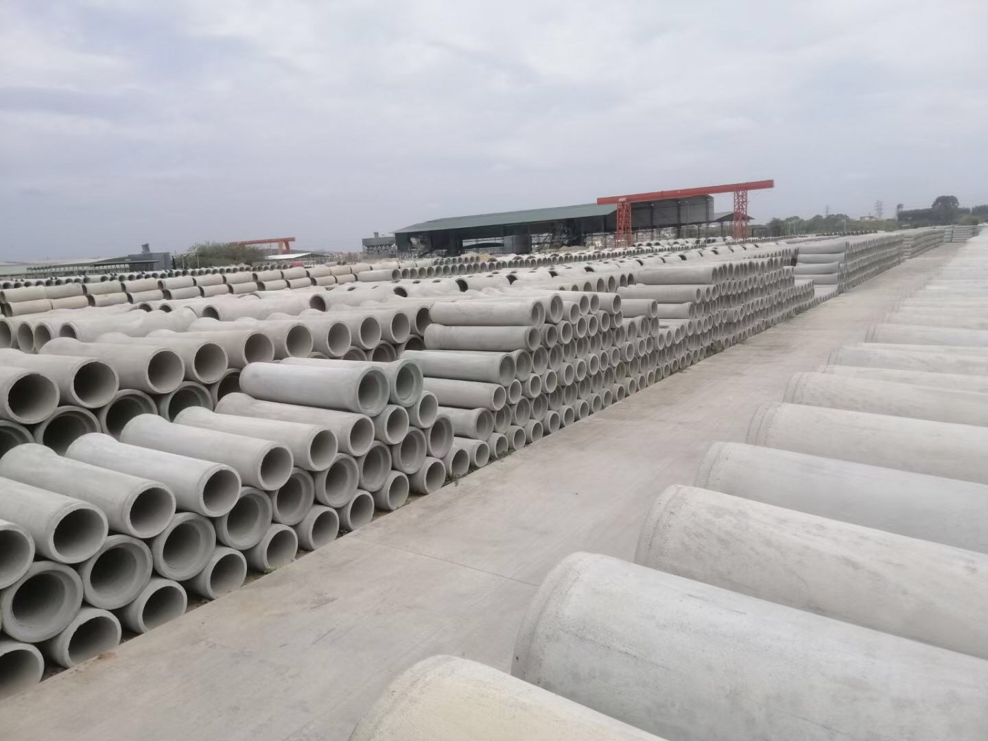 佛山南海水泥管道首選<華堅水泥制品>,經久耐用,規(guī)格齊全!