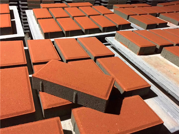 一下大暴雨出門就“看?！保坑芯攘?！