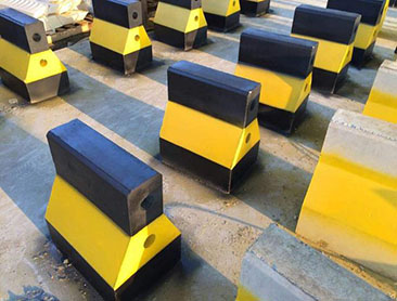 馬路上的水泥隔離墩到底有什么用？